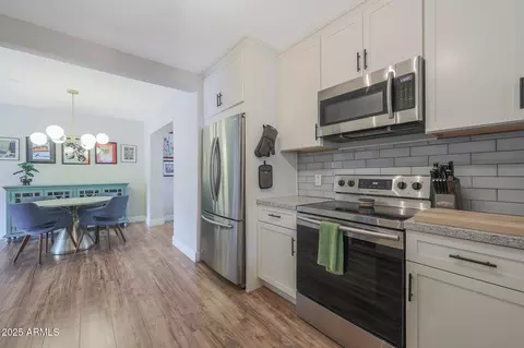 Kitchen - 523 W Coolidge St, Phoenix, AZ 85013 photo 3 of 6