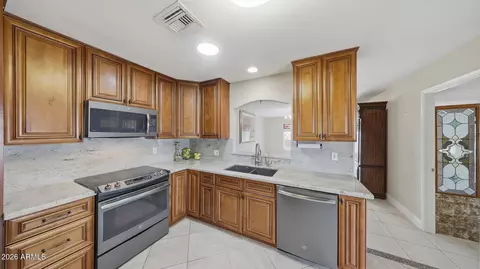 Kitchen - 2346 E Orangewood Ave, Phoenix, AZ 85020 photo 1 of 2
