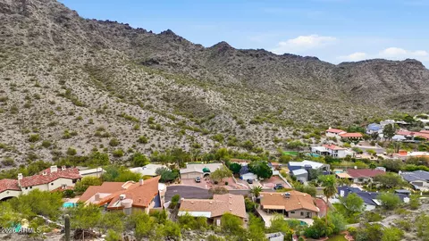 View/Area - 2346 E Orangewood Ave, Phoenix, AZ 85020 photo 4 of 7