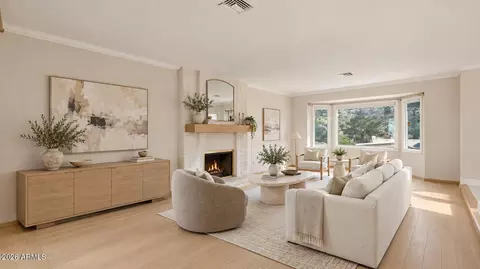 Living - 2346 E Orangewood Ave, Phoenix, AZ 85020 photo 3 of 6