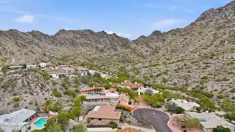 View/Area - 2346 E Orangewood Ave, Phoenix, AZ 85020 photo 6 of 7