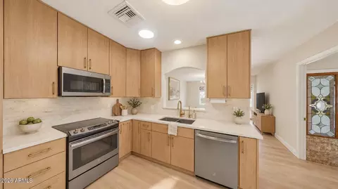 Kitchen - 2346 E Orangewood Ave, Phoenix, AZ 85020 photo 1 of 1