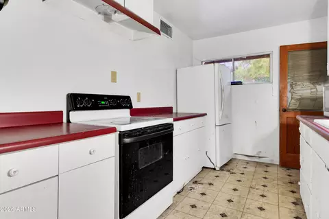 Kitchen - 4970 E Hidalgo St, Apache Junction, AZ 85119 photo 2 of 5