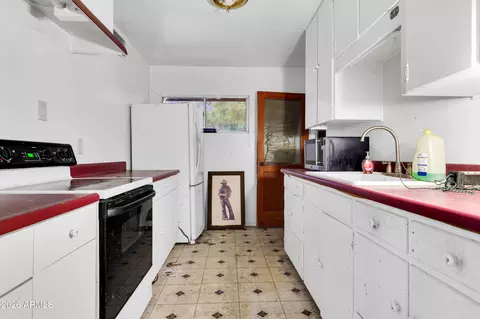 Kitchen - 4970 E Hidalgo St, Apache Junction, AZ 85119 photo 5 of 5
