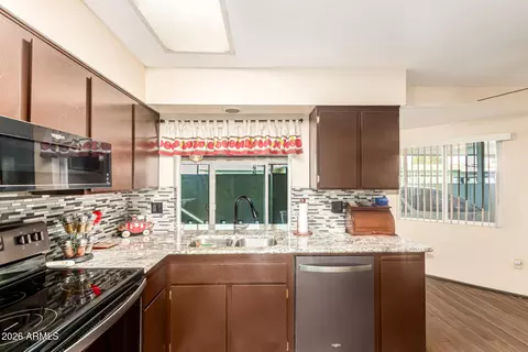 10870 W Santa Fe Dr, Sun City, AZ 85351