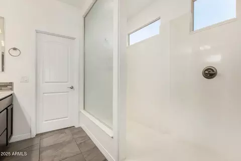 Bath - 3420 E Indigo St, Gilbert, AZ 85298 photo 2 of 4