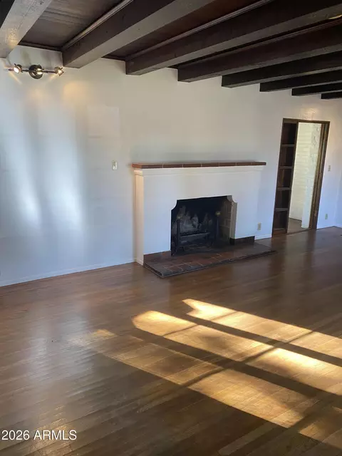 Living - 520 E Orange Dr, Phoenix, AZ 85012 photo 4 of 4