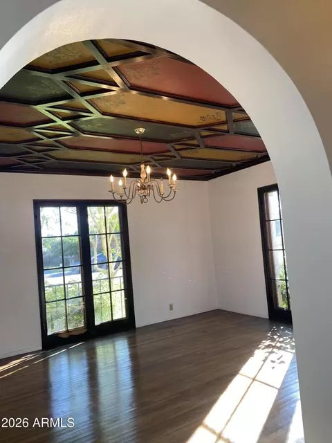 Dining - 520 E Orange Dr, Phoenix, AZ 85012 photo 2 of 2