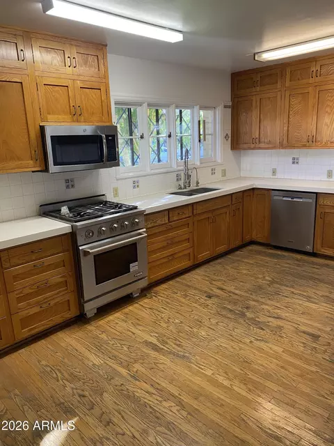 Kitchen - 520 E Orange Dr, Phoenix, AZ 85012 photo 1 of 3