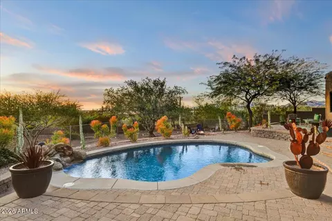 Exterior - 822 S Broadway Ln, Apache Junction, AZ 85119 photo 11 of 12