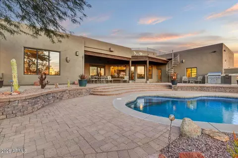 Exterior - 822 S Broadway Ln, Apache Junction, AZ 85119 photo 7 of 12