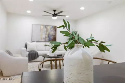 Dining - 4210 N 18th Ave, Phoenix, AZ 85015 photo 3 of 3