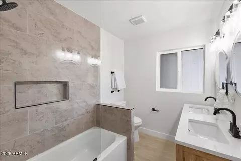 Bath - 4210 N 18th Ave, Phoenix, AZ 85015 photo 7 of 9