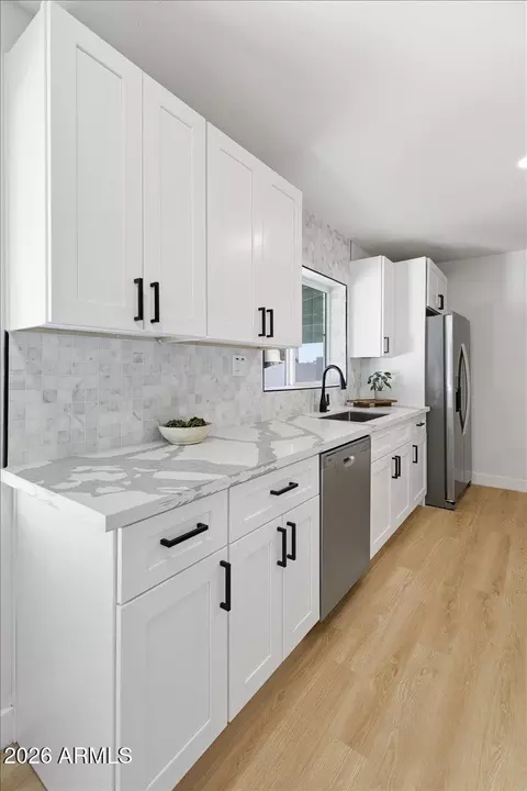 Kitchen - 4210 N 18th Ave, Phoenix, AZ 85015 photo 6 of 7