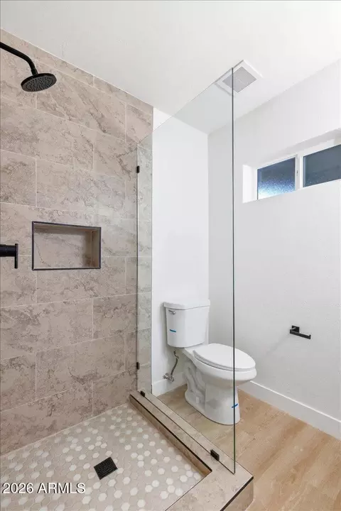 Bath - 4210 N 18th Ave, Phoenix, AZ 85015 photo 8 of 9