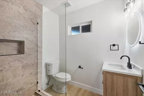 Bath - 4210 N 18th Ave, Phoenix, AZ 85015 photo 9 of 9