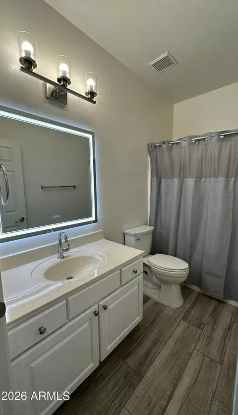 Bath - 4642 S Cobblestone St, Gilbert, AZ 85297 photo 1 of 1