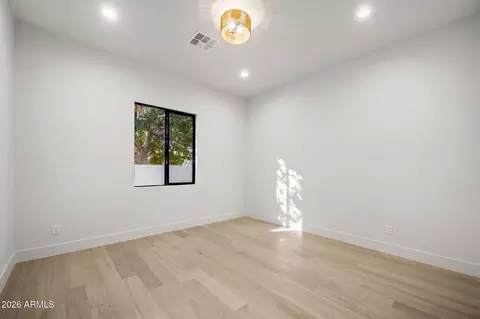 Bedroom - 4512 N 38th St, Phoenix, AZ 85018 photo 5 of 6