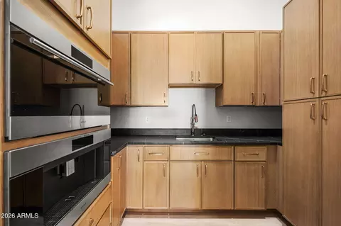 Kitchen - 4512 N 38th St, Phoenix, AZ 85018 photo 4 of 4