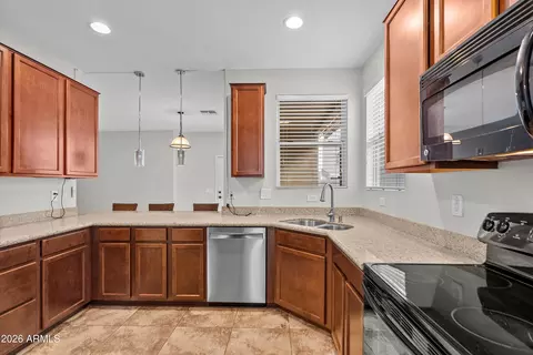 Kitchen - 955 S Henry Ln, Gilbert, AZ 85296 photo 2 of 2