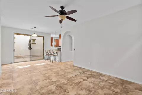 Living - 955 S Henry Ln, Gilbert, AZ 85296 photo 2 of 5