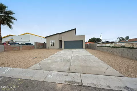 8242 S Calle Moctezuma --, Guadalupe, AZ 85283