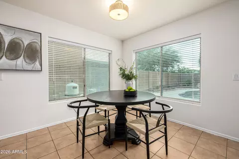 Dining - 2251 E Parkside Ln, Phoenix, AZ 85024 photo 3 of 3