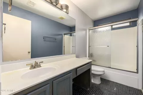 Bath - 2251 E Parkside Ln, Phoenix, AZ 85024 photo 4 of 4