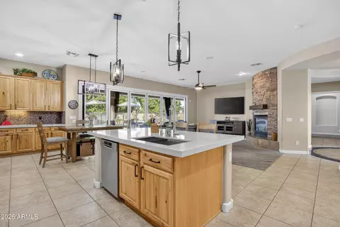 Kitchen - 3540 E Menlo Cir, Mesa, AZ 85213 photo 5 of 8