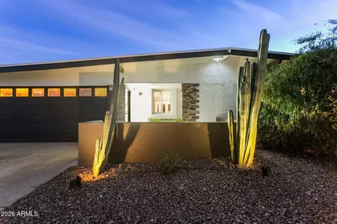 Exterior - 3725 E Paradise Dr, Phoenix, AZ 85028 photo 4 of 12