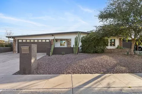 Exterior - 3725 E Paradise Dr, Phoenix, AZ 85028 photo 3 of 12