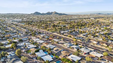 View/Area - 3725 E Paradise Dr, Phoenix, AZ 85028 photo 12 of 17