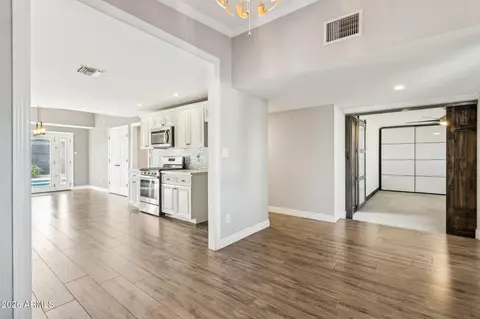 Entry Way - 3725 E Paradise Dr, Phoenix, AZ 85028 photo 1 of 3