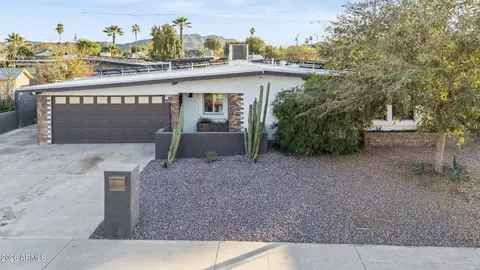 Exterior - 3725 E Paradise Dr, Phoenix, AZ 85028 photo 7 of 12