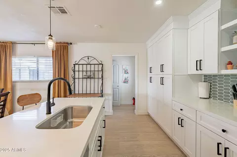 Kitchen - 3015 E Dahlia Dr, Phoenix, AZ 85032 photo 8 of 10