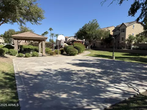 Exterior - 945 W Wendy Way, Gilbert, AZ 85233 photo 4 of 8
