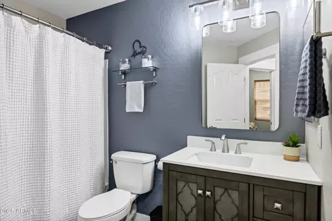 Bath - 945 W Wendy Way, Gilbert, AZ 85233 photo 2 of 3