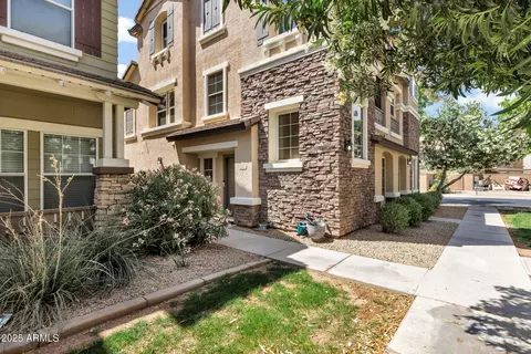 Exterior - 945 W Wendy Way, Gilbert, AZ 85233 photo 1 of 8