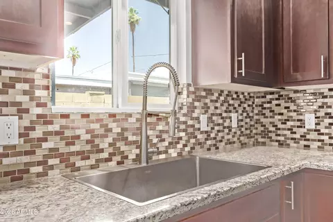Kitchen - 3710 E Altadena Ave, Phoenix, AZ 85028 photo 4 of 4