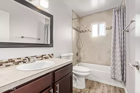 Bath - 3710 E Altadena Ave, Phoenix, AZ 85028 photo 1 of 3
