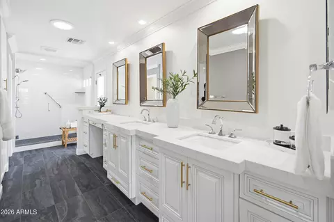 Bath - 2521 E Marshall Ave, Phoenix, AZ 85016 photo 3 of 3
