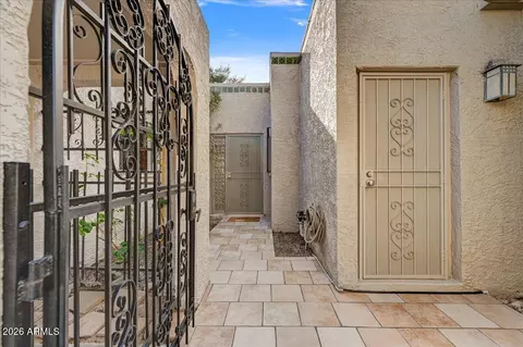 925 E Cochise Dr, Phoenix, AZ 85020 photo 4