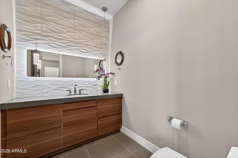 Bath - 4714 E Lewis Ave, Phoenix, AZ 85008 photo 8 of 9