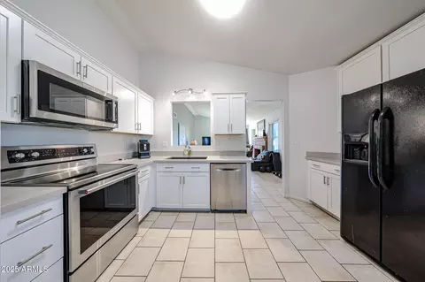 8521 W Mauna Loa Ln, Peoria, AZ 85381