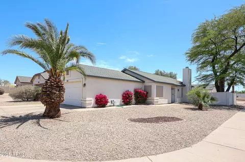 8521 W Mauna Loa Ln, Peoria, AZ 85381