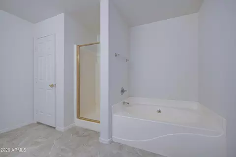 Bath - 3039 S Mandy St, Mesa, AZ 85212 photo 6 of 11