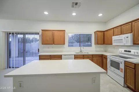 Kitchen - 3039 S Mandy St, Mesa, AZ 85212 photo 4 of 5