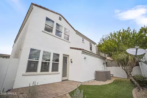Exterior - 2923 N 48th Pl, Phoenix, AZ 85018 photo 4 of 6