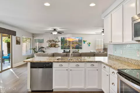 Kitchen - 4237 E Patrick St, Gilbert, AZ 85295 photo 2 of 5