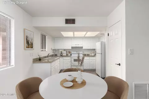 12222 N Paradise Village Pkwy S #212, Phoenix, AZ 85032